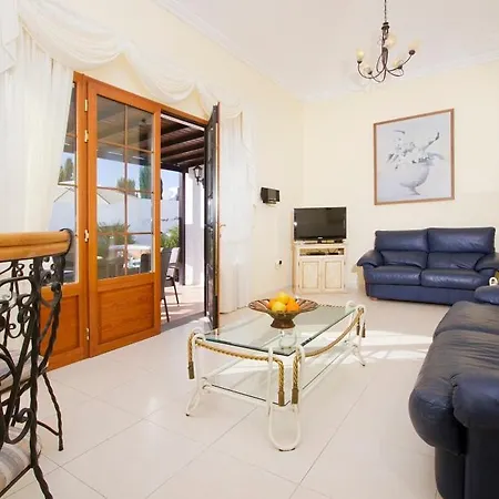 Villa Casa Pardelera - 3 Bedroom - Great Pool Area With Jacuzzi - Perfect For Families *