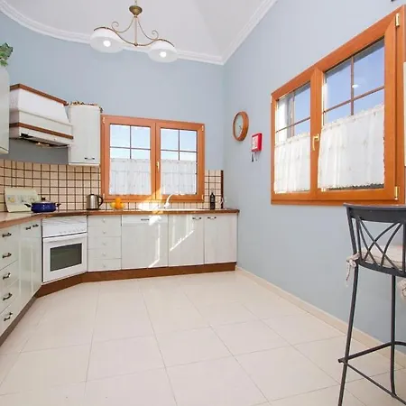 Villa Casa Pardelera - 3 Bedroom - Great Pool Area With Jacuzzi - Perfect For Families *